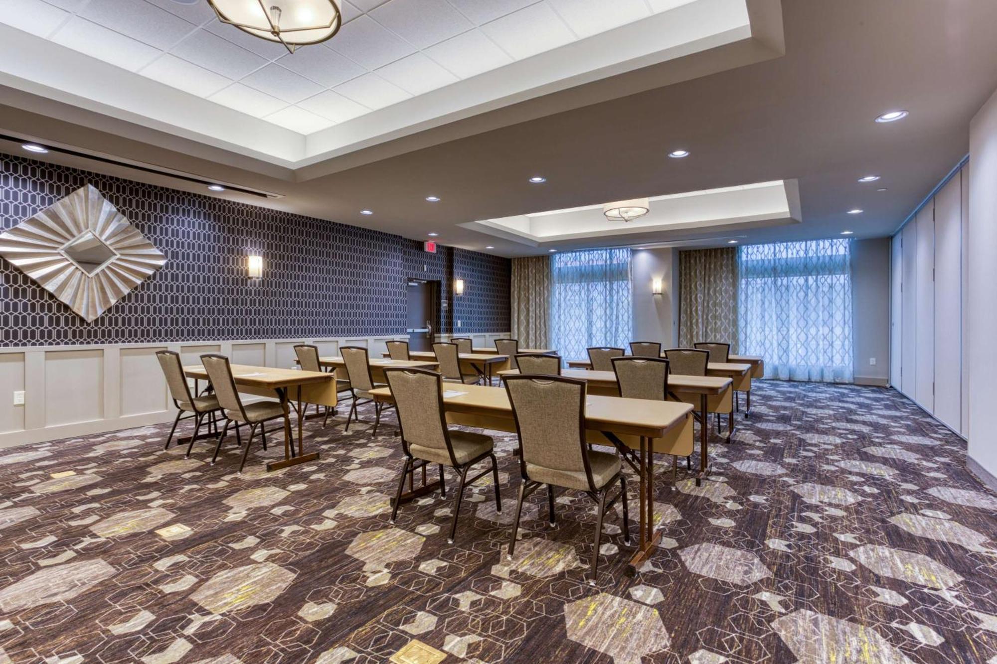 Drury Inn & Suites Columbus Polaris エクステリア 写真