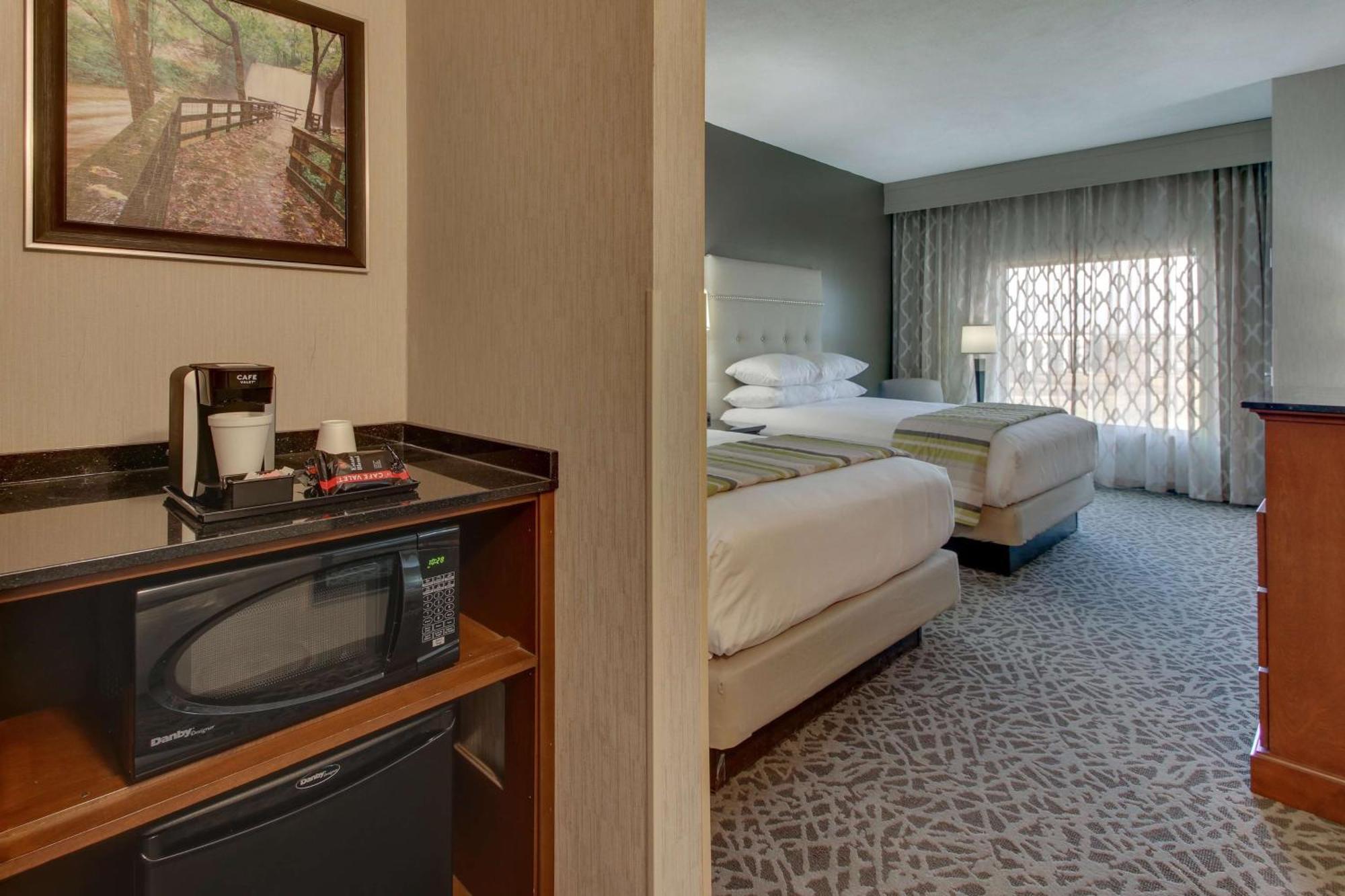 Drury Inn & Suites Columbus Polaris エクステリア 写真