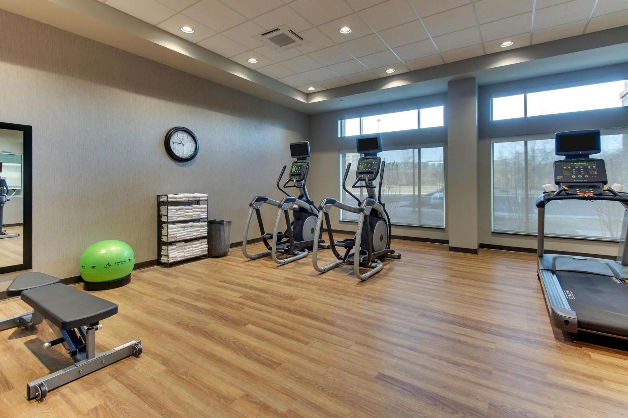 Drury Inn & Suites Columbus Polaris エクステリア 写真