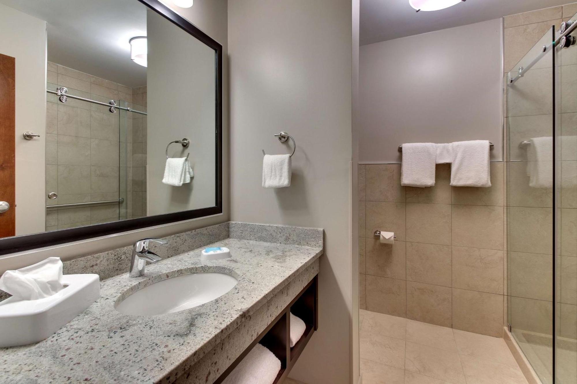 Drury Inn & Suites Columbus Polaris エクステリア 写真