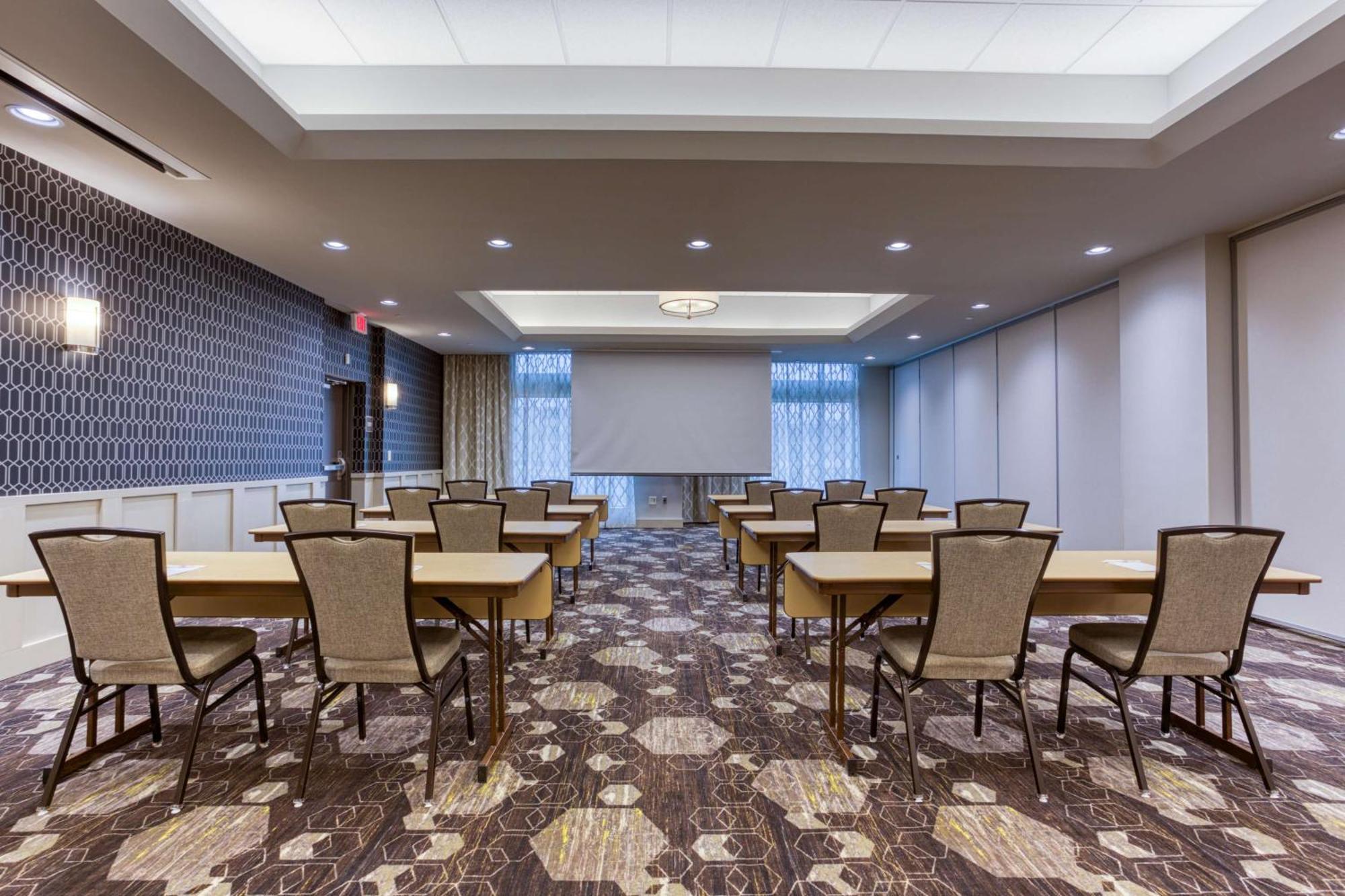 Drury Inn & Suites Columbus Polaris エクステリア 写真