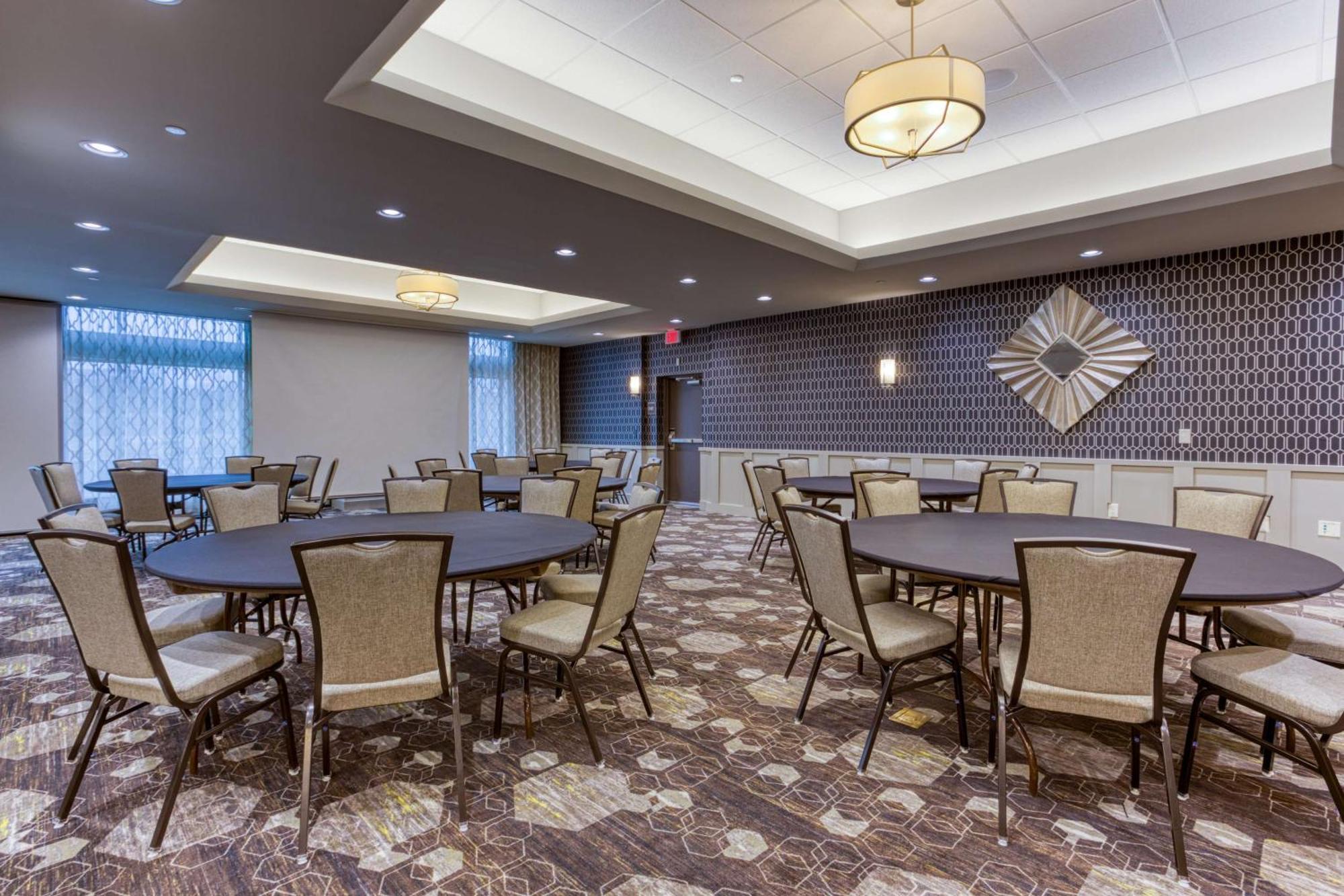 Drury Inn & Suites Columbus Polaris エクステリア 写真