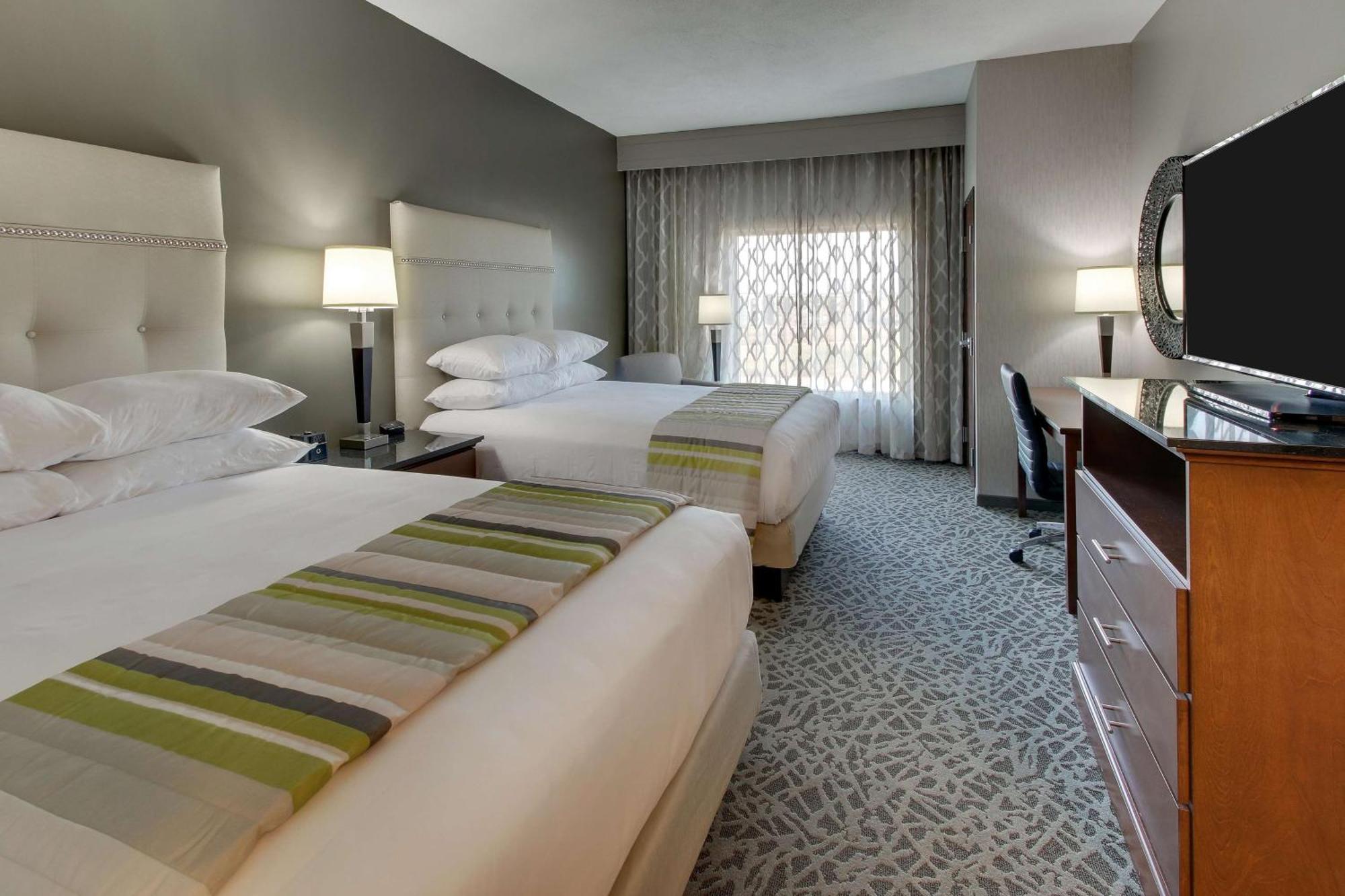 Drury Inn & Suites Columbus Polaris エクステリア 写真
