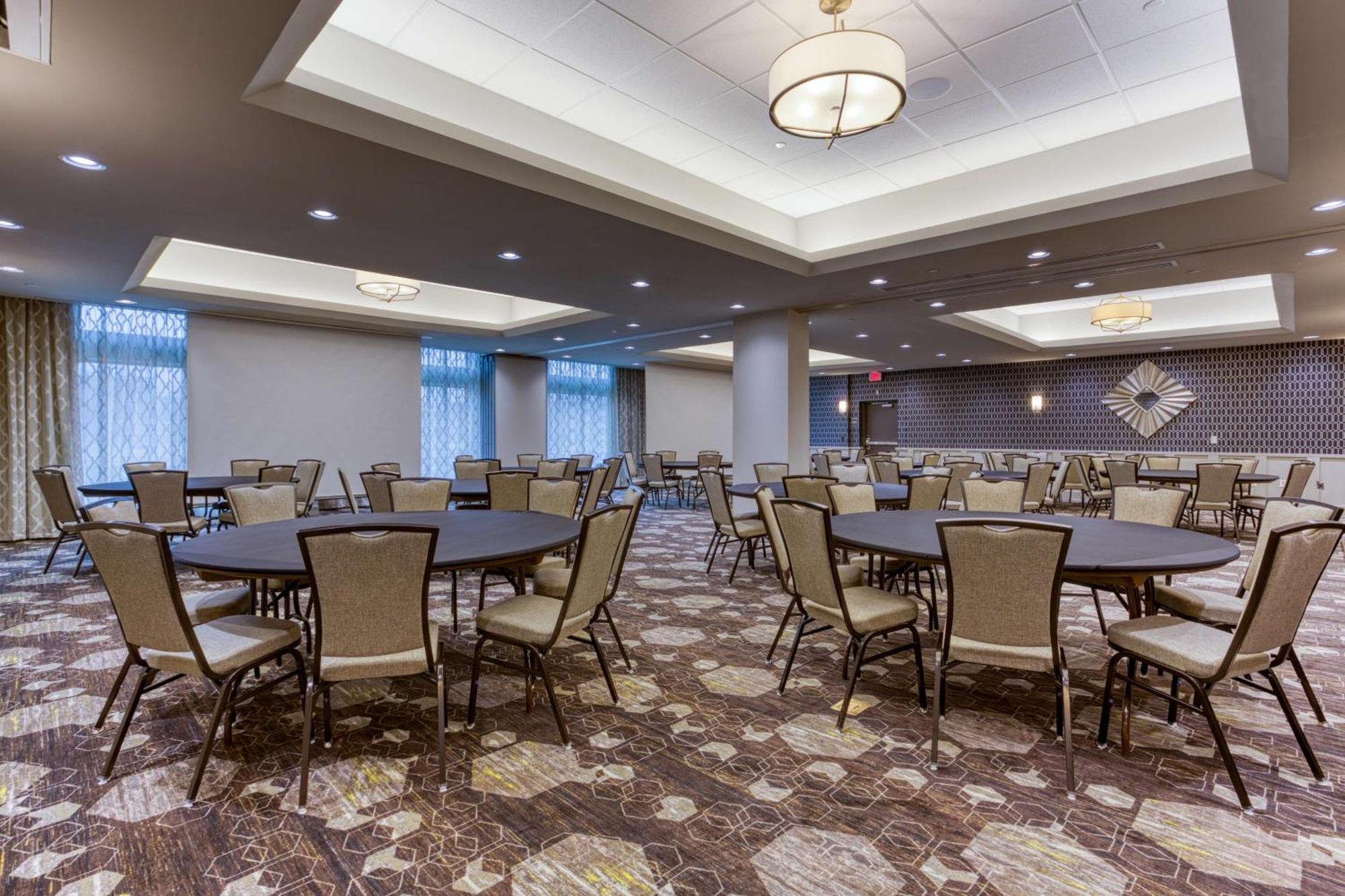 Drury Inn & Suites Columbus Polaris エクステリア 写真