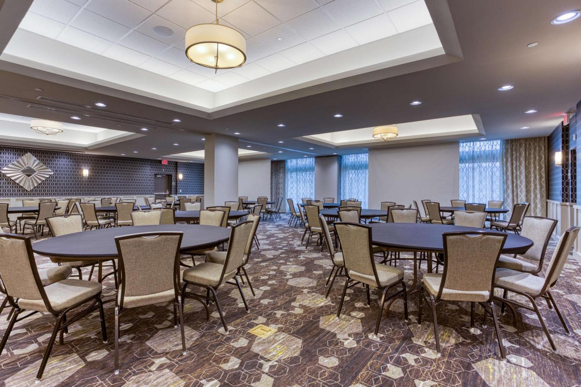 Drury Inn & Suites Columbus Polaris エクステリア 写真