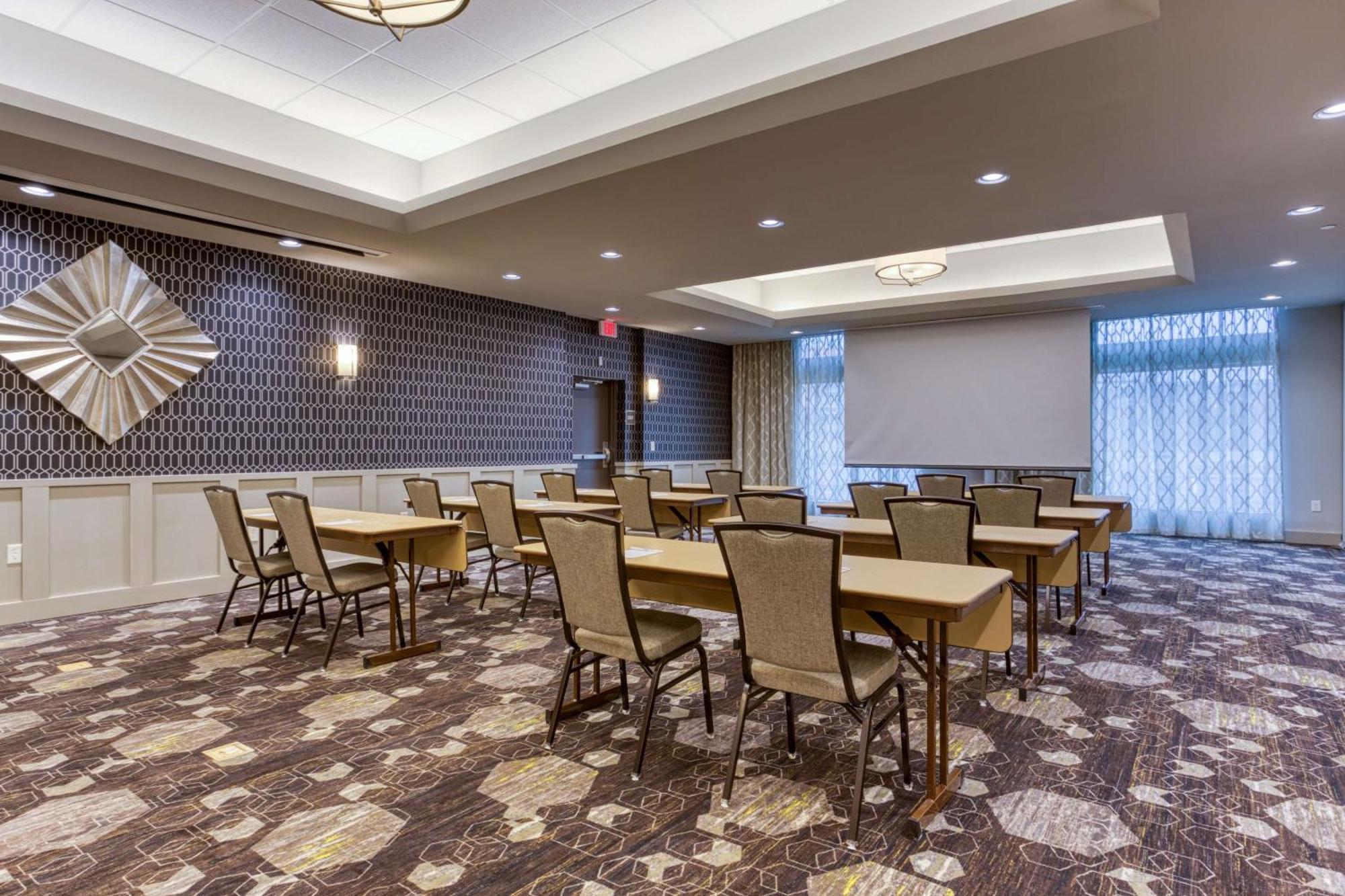 Drury Inn & Suites Columbus Polaris エクステリア 写真