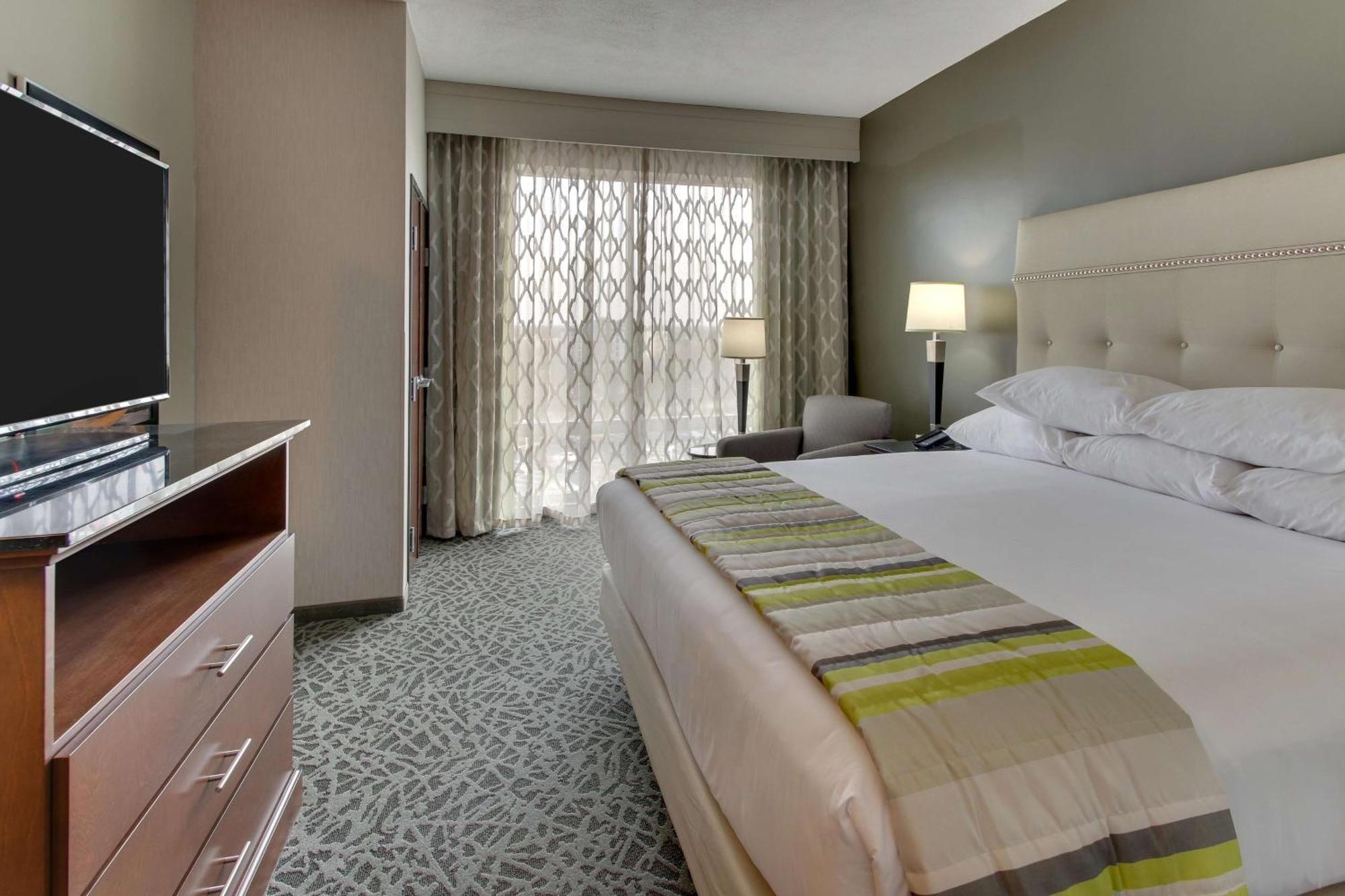 Drury Inn & Suites Columbus Polaris エクステリア 写真
