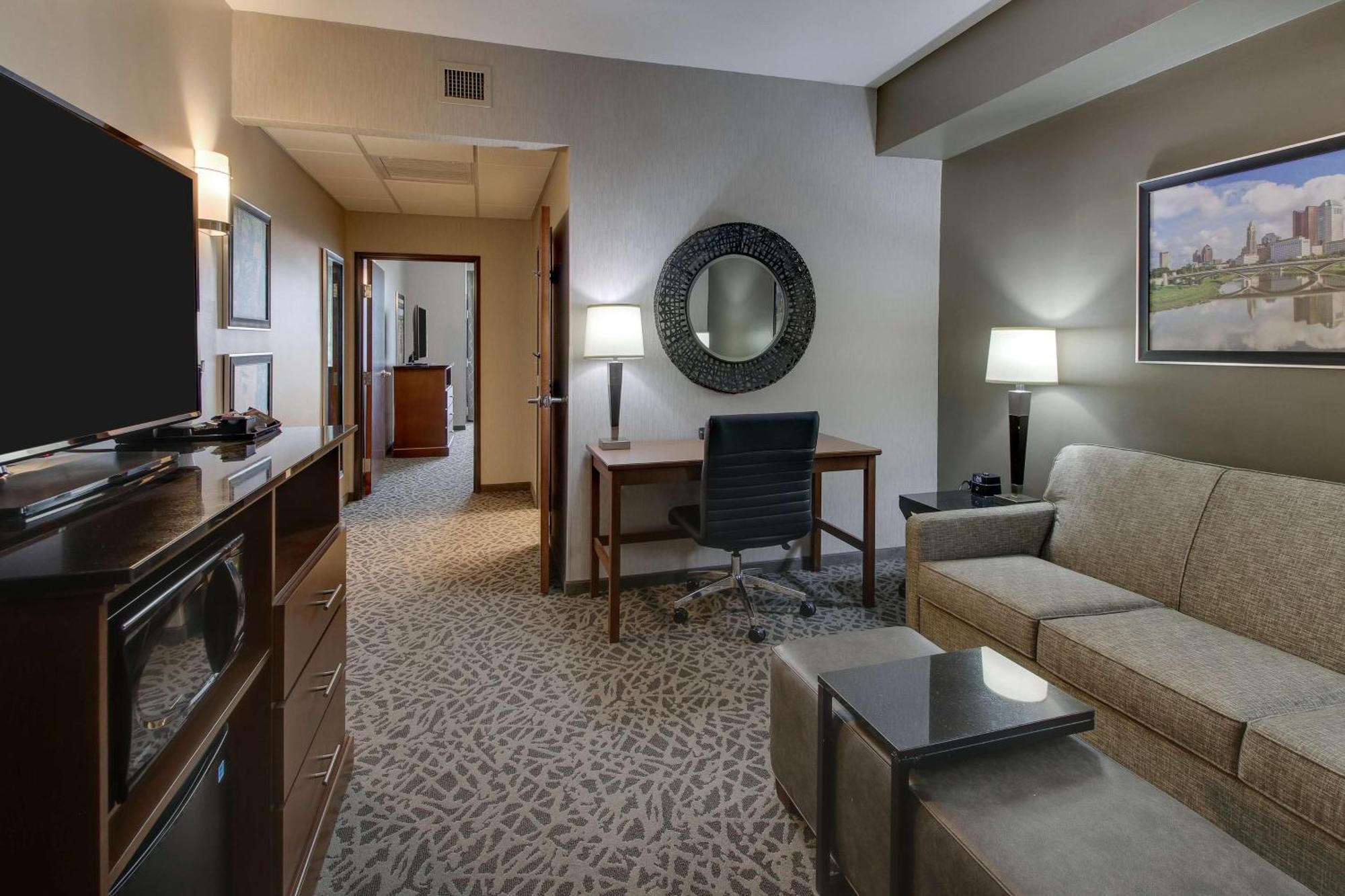 Drury Inn & Suites Columbus Polaris エクステリア 写真